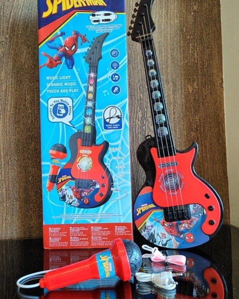 جيتار ومايك يويكورن او سبايدر