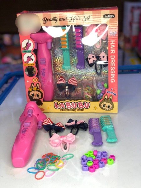 مشط تلوين وماكينه خرز للشعر