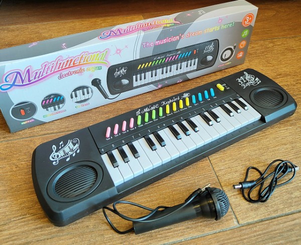 بيانو ومايك